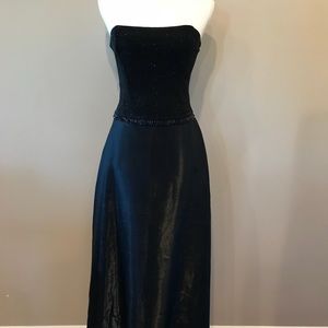 Formal strapless black dress